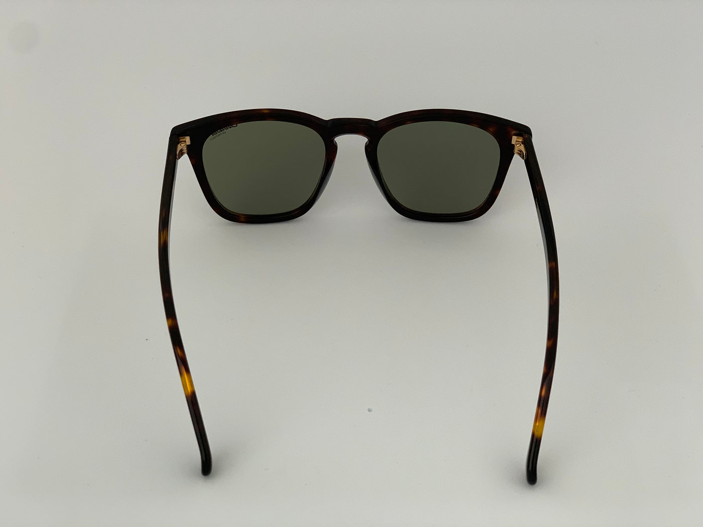 Carrera Acetato Carey